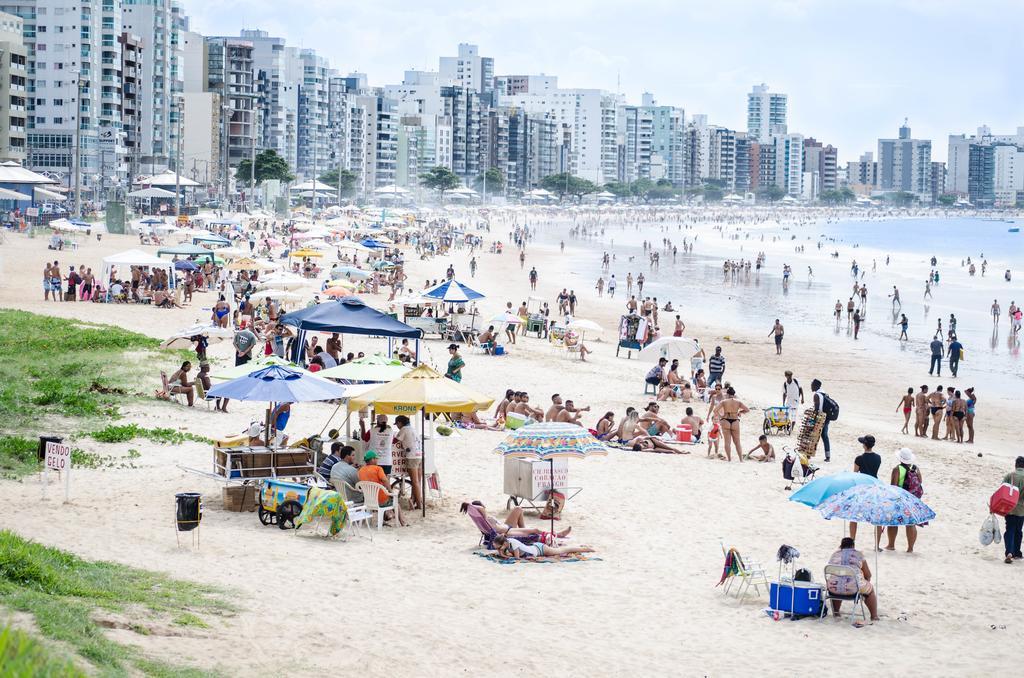 MELHOR AVALIACAO - AR SPLIT nos 2 Quartos - Internet de 200 megas - Netflix - Disney Plus - Churrasqueira - Rede para Descanso - 8 pessoas com muito CONFORTO Guarapari Exterior foto